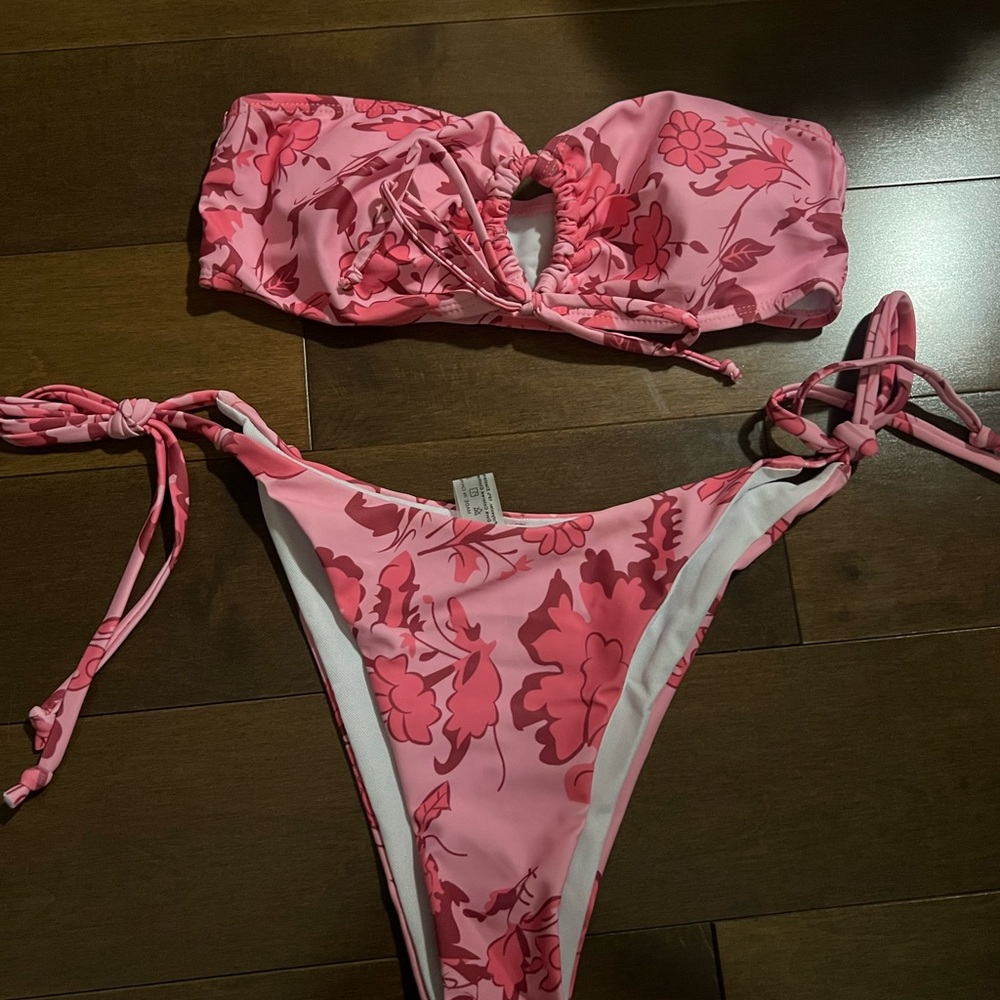 SHEIN tie bottoms and top bikini